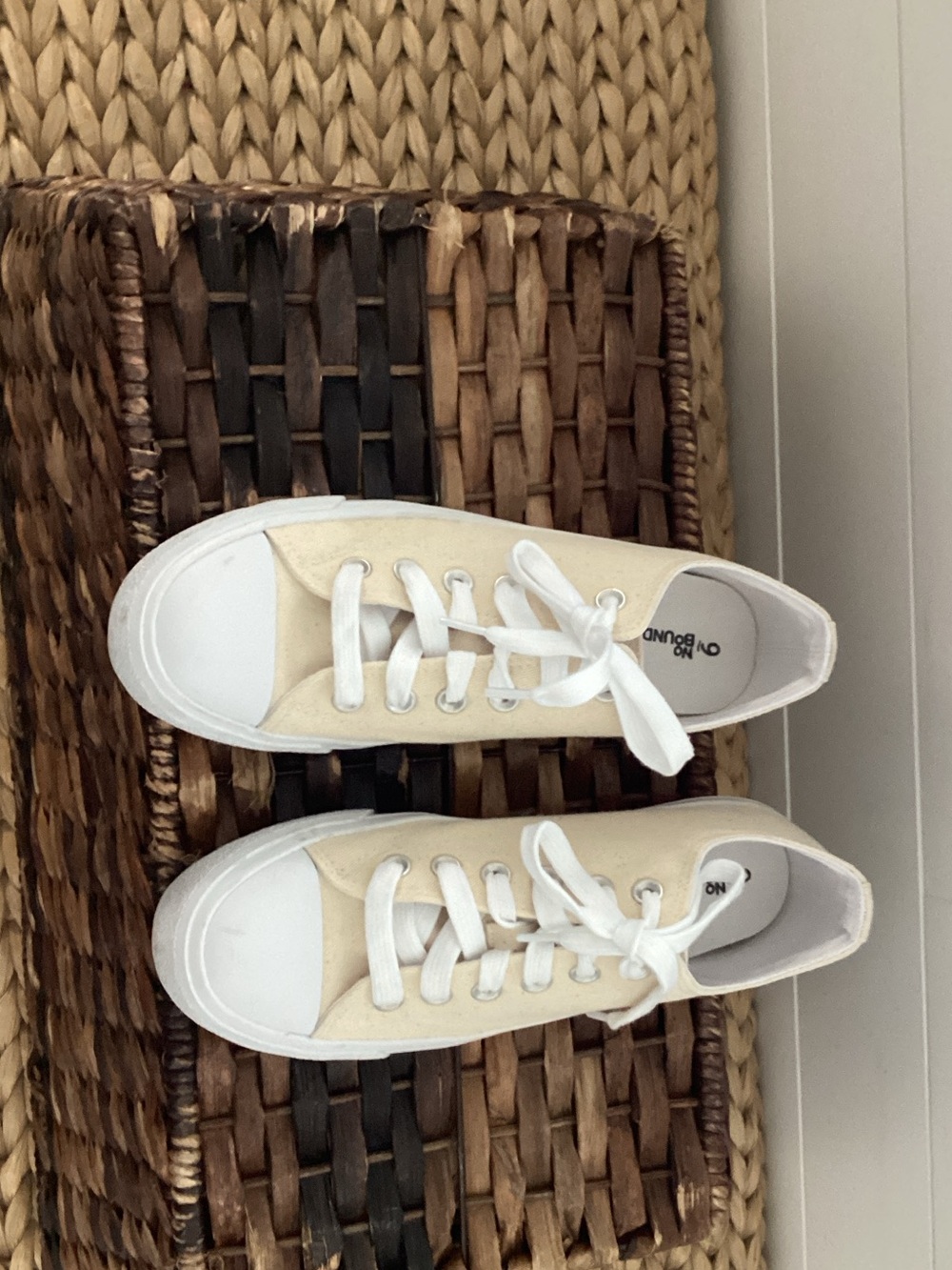 No Boundaries Cream Low-Top Sneakers with White Toe
